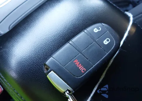 2017 Dodge Journey Crossroad z USA, uszkodzony, nr VIN 3C4PDCGG8HT501546